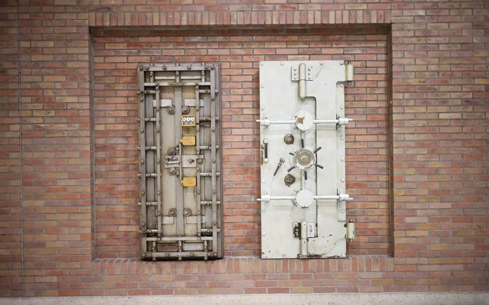 Spotting Weak Construction and Safe Features to Avoid